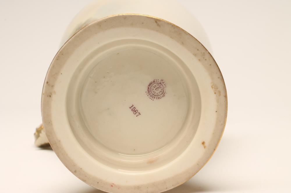 A ROYAL WORCESTER CHINA EWER, 1910, of flared rounded cylindrical form with diaper pierced high - Image 5 of 5