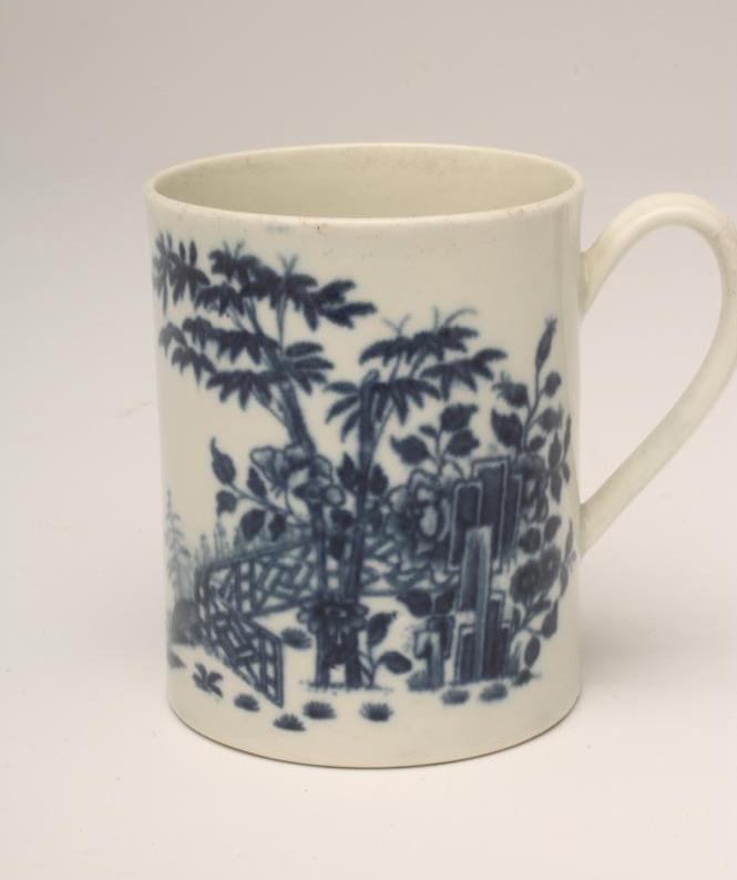 A FIRST PERIOD WORCESTER "PLANTATION" PATTERN PORCELAIN SMALL MUG, c.1775, of plain cylindrical - Image 2 of 3