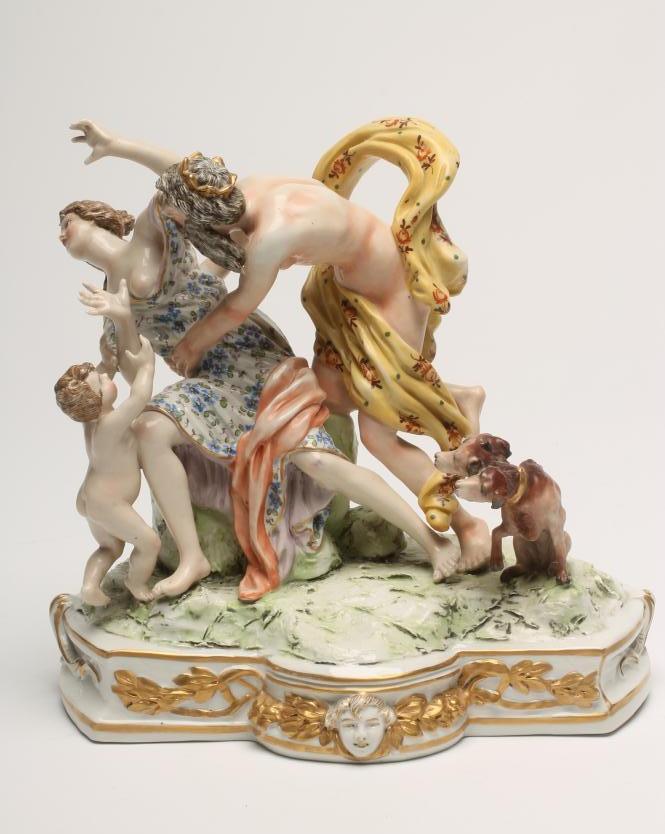 A NAPLES PORCELAIN FIGURE GROUP, 20th century, modelled as "Ratto di Proserpina" with Cerberus, on a - Image 2 of 5
