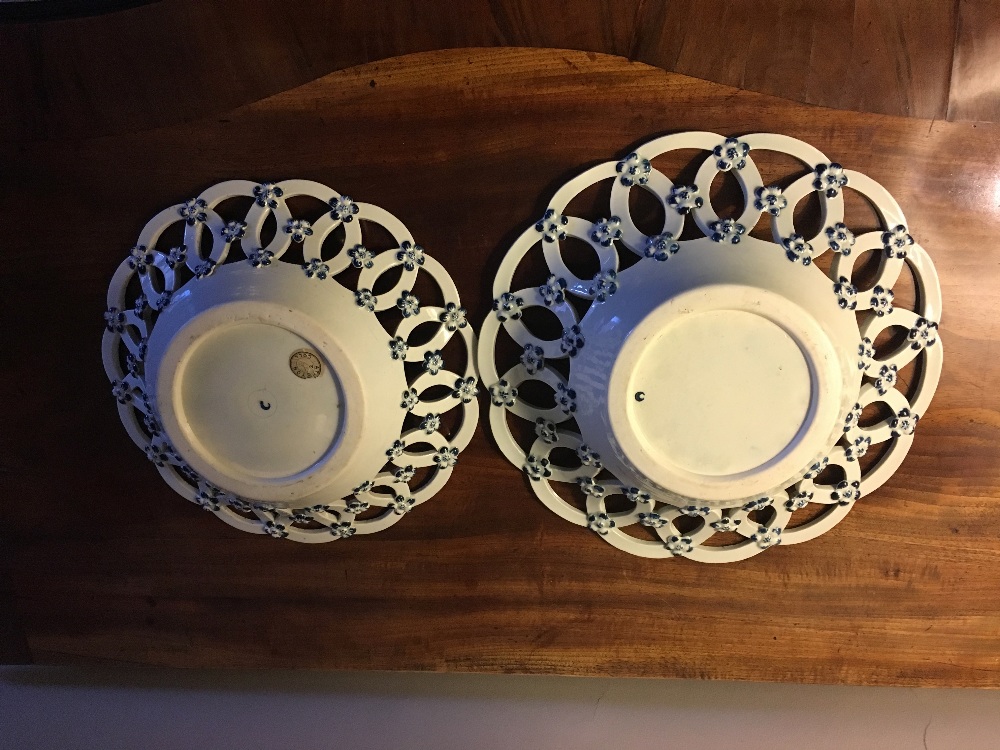 Two 18th c Worcester blue and white Pinecone pattern circular chesnut baskets the reiculated borders - Image 2 of 2