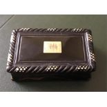 Fine quality tortoiseshell snuff box with gold pique work decoration