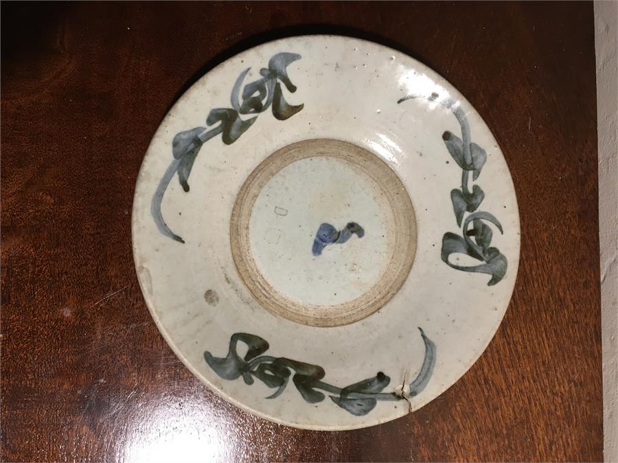 Oriental pottery dish 19.5 cm diam.