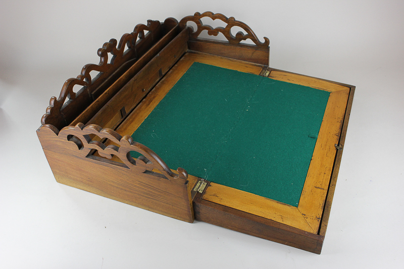 An Anglo-Chinese writing slope, the top with pierced three quarter gallery, inlaid with oval panel - Image 3 of 3