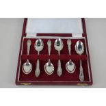 A cased set of six Elizabeth II silver teaspoons, maker Deakin & Francis, Birmingham 1958, 2.5oz