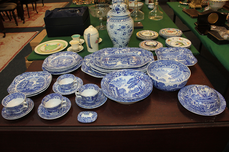 A collection of Spode Italian pattern porcelain including five platters (in three sizes), three