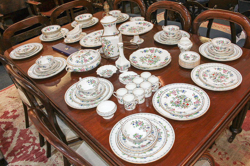 An Aynsley Pembroke pattern part dinner and coffee service of approximately seventy five pieces