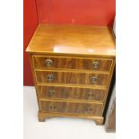 20th cent. Mahogany and satinwood inlaid chest of drawers of good quality and delicate