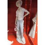 20th cent. Ceramics: Lladro figure of a farm worker. 16ins.