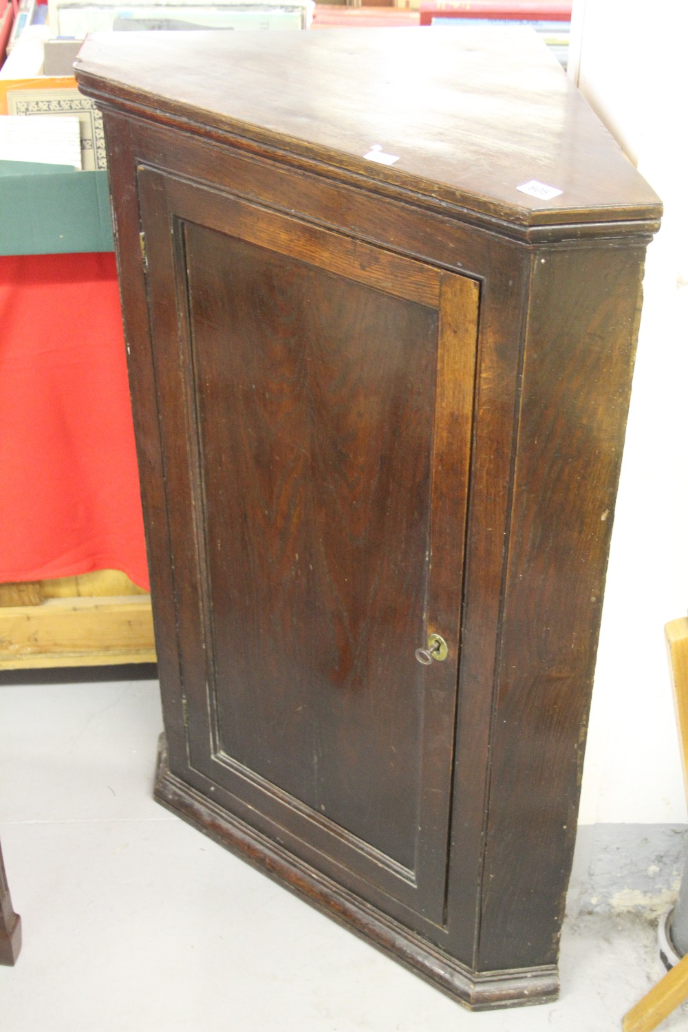 19th cent. Oak corner cupboard. 27½ins. x 41ins. x 16ins.