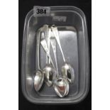 Hallmarked Silver: Tea spoons x 6 London 2oz (approx).