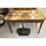 19th cent. Mahogany side table with 3 drawers, turned supports.