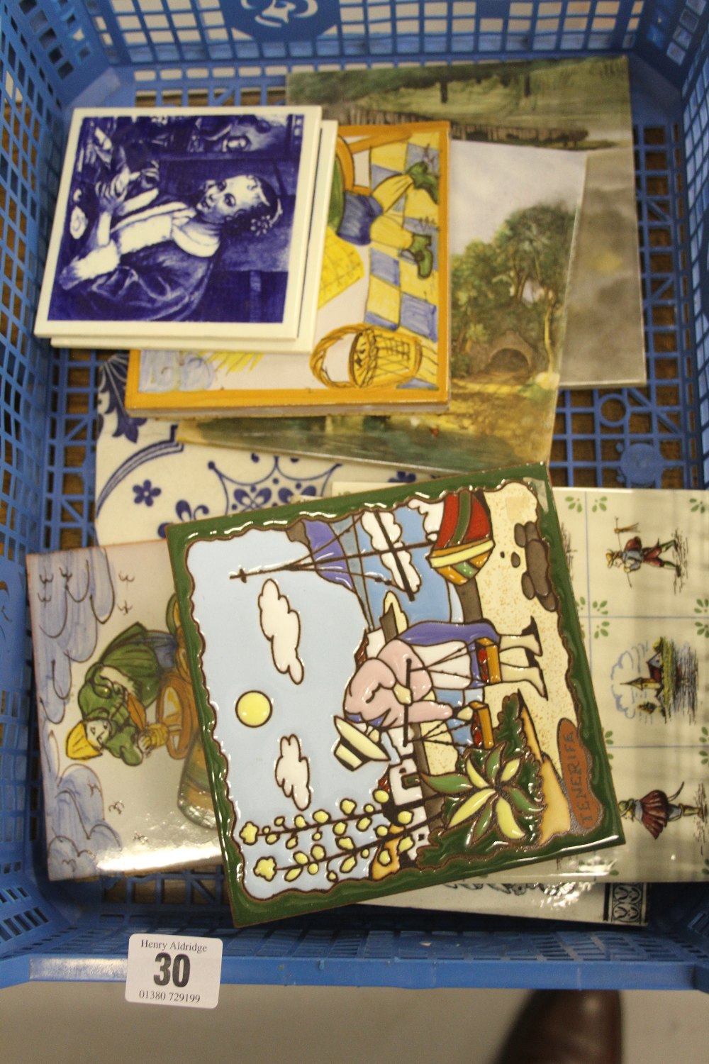 20th cent. Ceramics: Tiles, Wedgwood, Delft and others (10 x tiles).