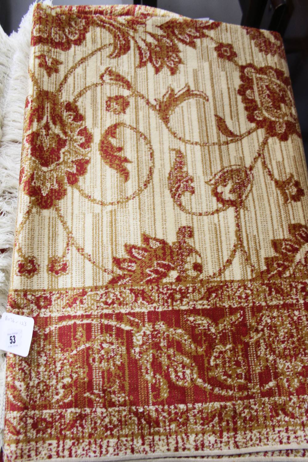 @21st cent. Rugs: Beige ground Ziegler rug 1.90m. x 1.40m.