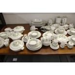 20th cent. Noritake Dinner & Teaset Palos Verde: Dinner plate x 12, pudding bowl x 11, dessert plate