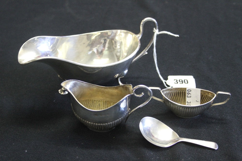 Hallmarked Silver: Sauce boat, cream jug and sugar bowl 7oz.