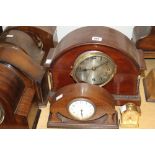 Clocks: 19th cent. Mahogany domed mantel clock with silvered dial, an art deco fruitwood inlay (