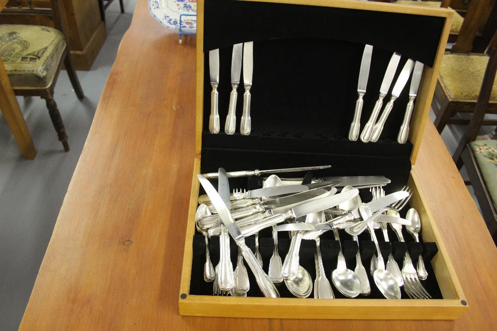 20th cent. Canteen of Christofle plated cutlery in presentation box.