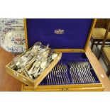 20th cent. Mappin & Webb plated cutlery (a tray). Plus an oak cased canteen of Mappin & Webb