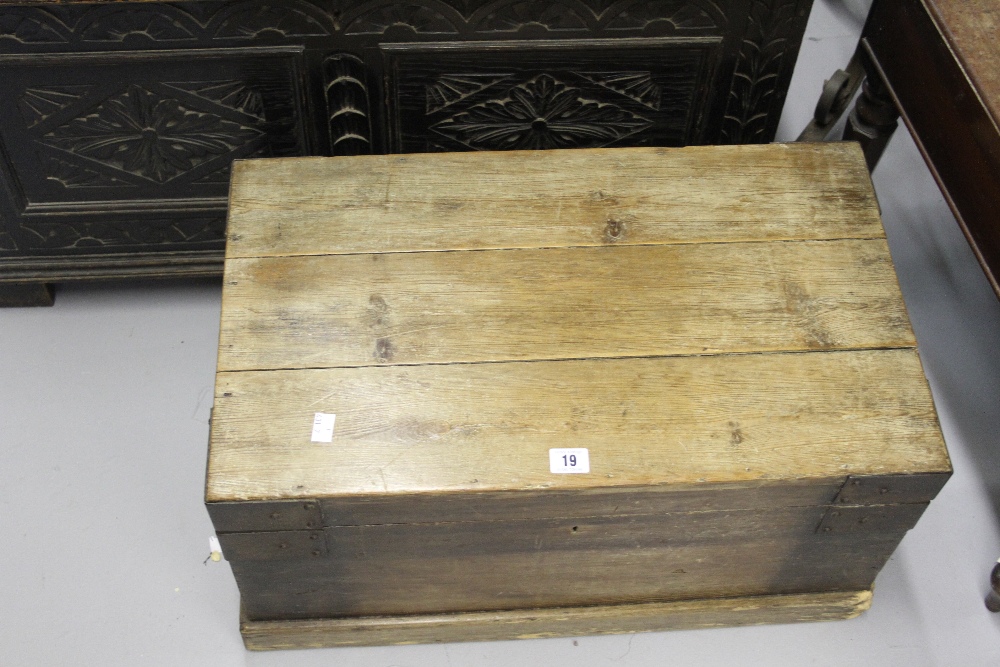 Early 20th cent. Pine box metal bound with two side handles. 24ins. x 12ins. x 14½ins.