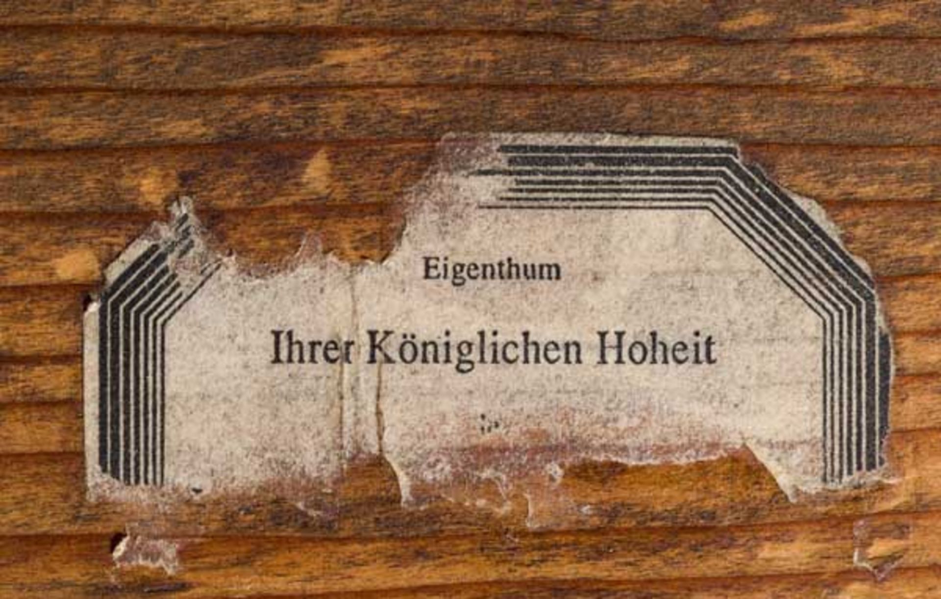 Kaiser Wilhelm II. - Spieltisch aus dem Neuen Palais in Potsdam Runde Tischplatte aus Weichholz, auf - Bild 5 aus 5