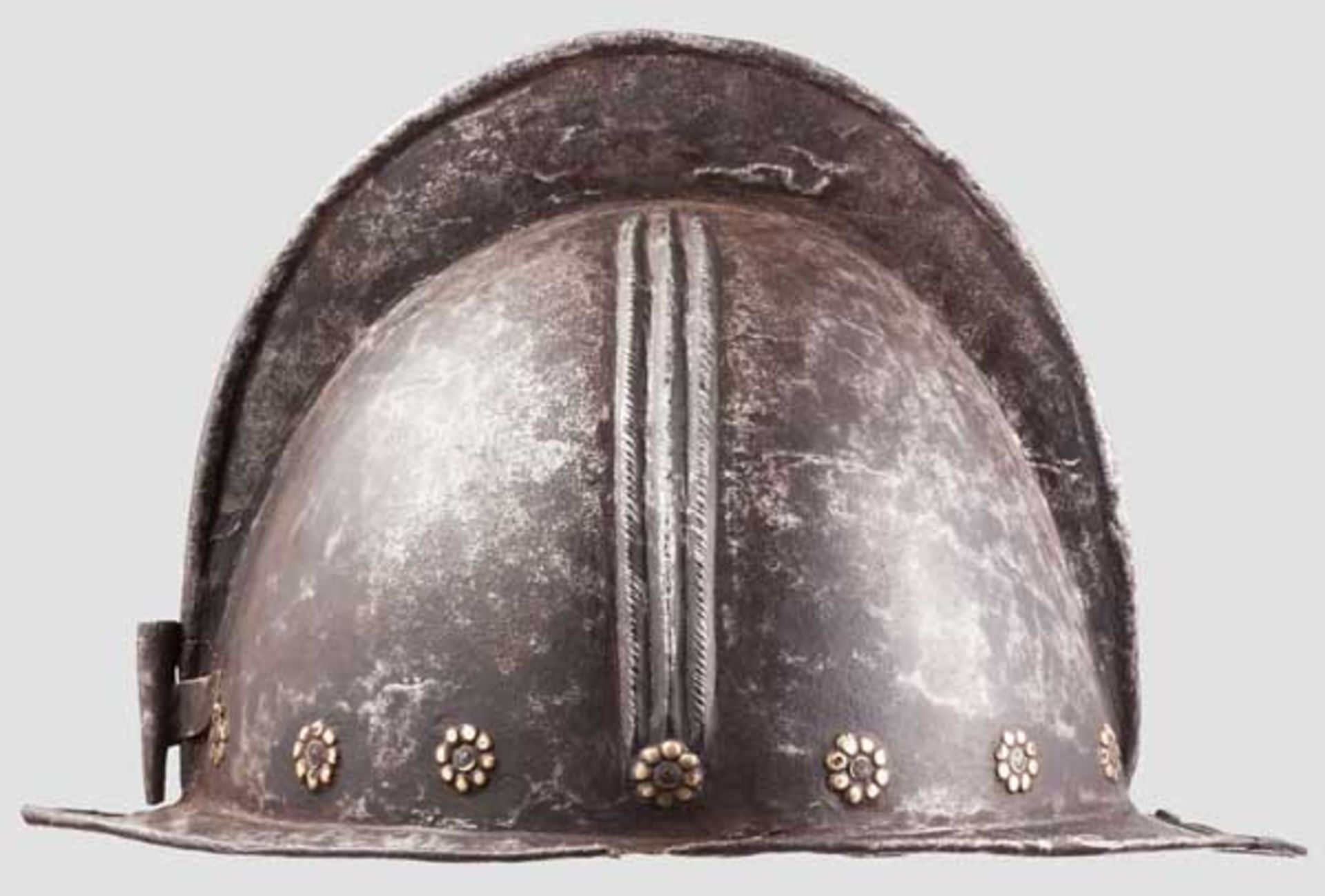 Schützenhaube, deutsch, 1. Hälfte 17. Jhdt. Zweiteilig geschlagene, eiserne Glocke mit hohem, - Bild 2 aus 2