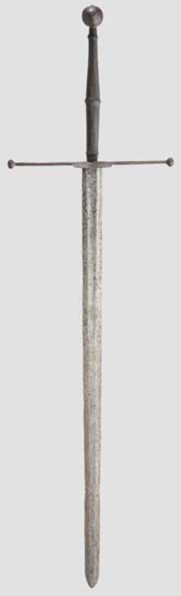 Großer Kampfbidenhänder, süddeutsch um 1510/20 Breite, zweischneidige Klinge mit beidseitiger - Bild 2 aus 6