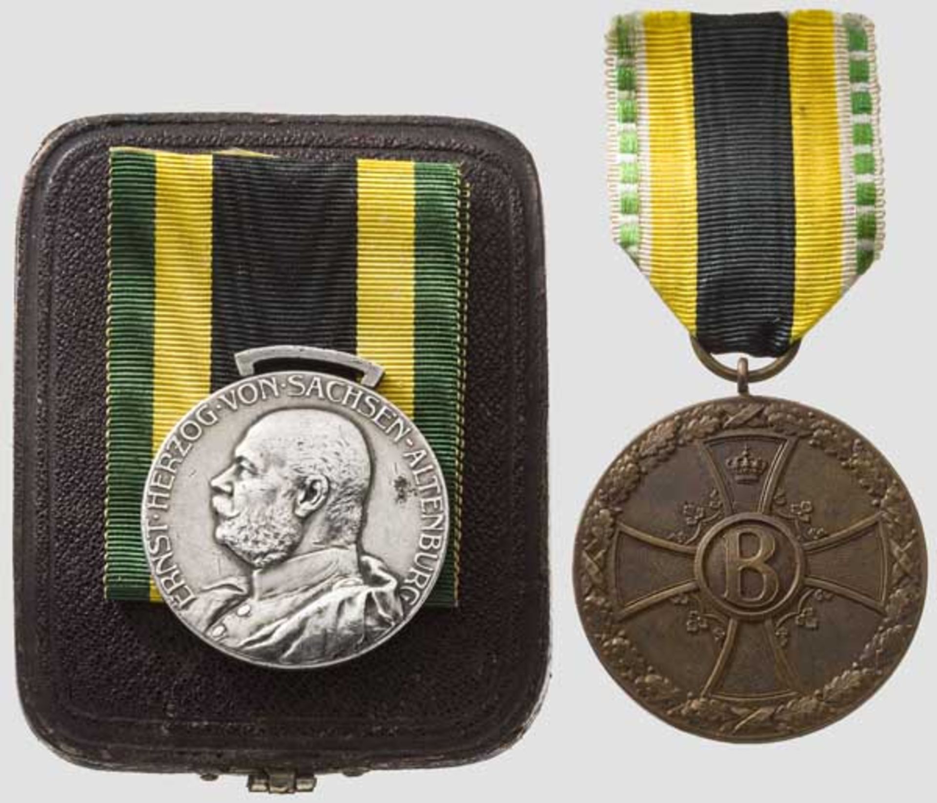 Herzog Ernst-Medaille 1906, im Etui In Silber geprägte Medaille (Schläge) von "M.HASEROTH" für