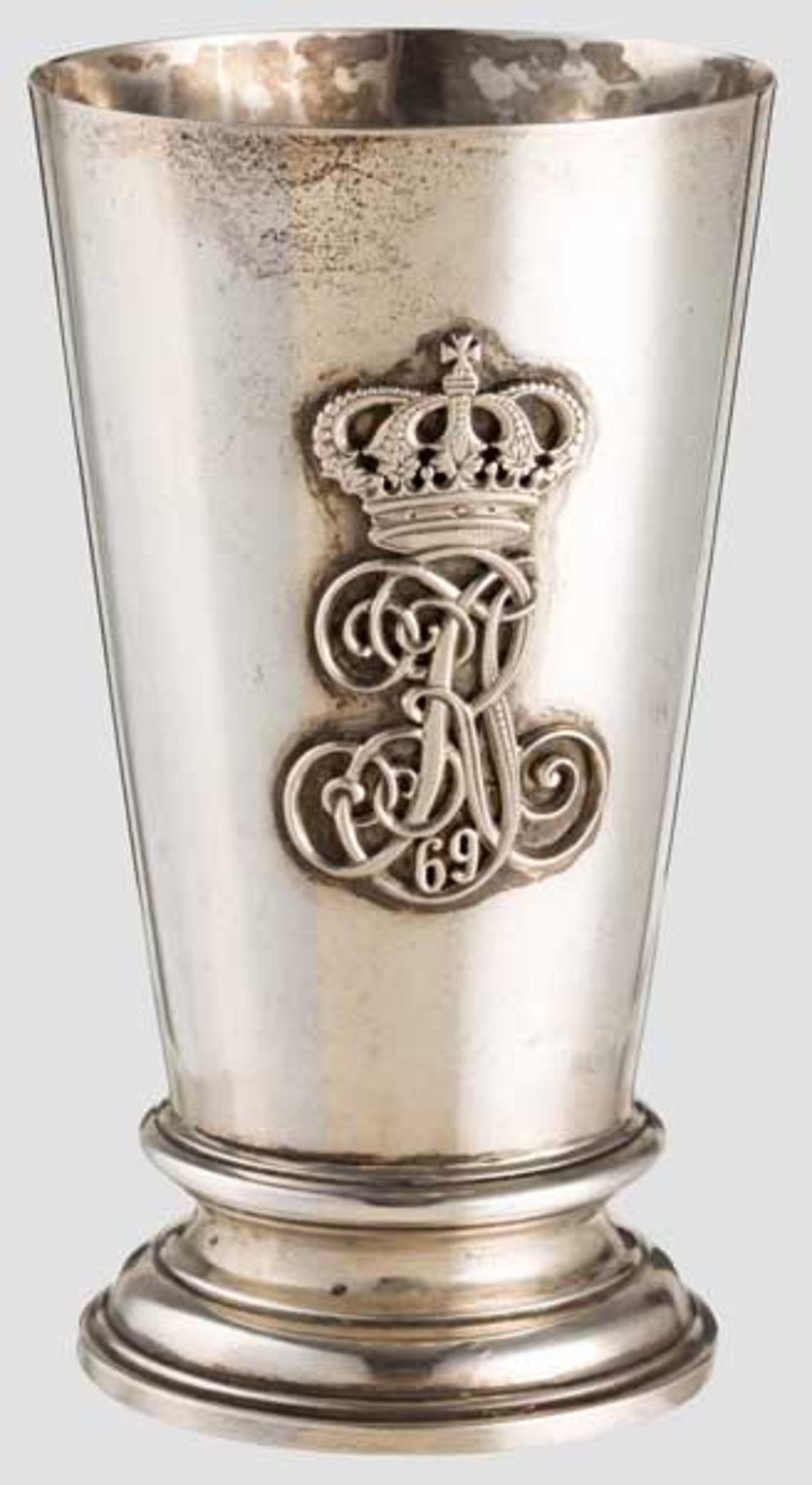 Silberbecher als Offiziersgeschenk des 7. Rheinischen Infanterie-Regiments Nr. 69 Silber, am
