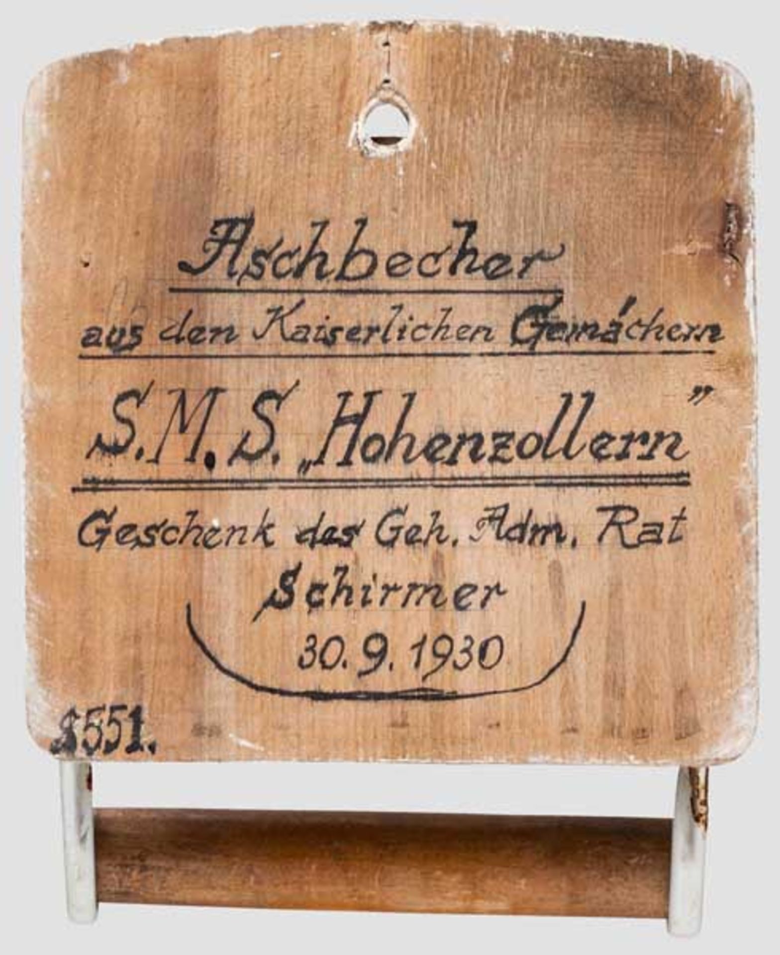 S.M.Y. Hohenzollern - Toilettengarnitur aus der Kajüte des Kaiserpaares Eisen und Holz, weiß - Bild 2 aus 2