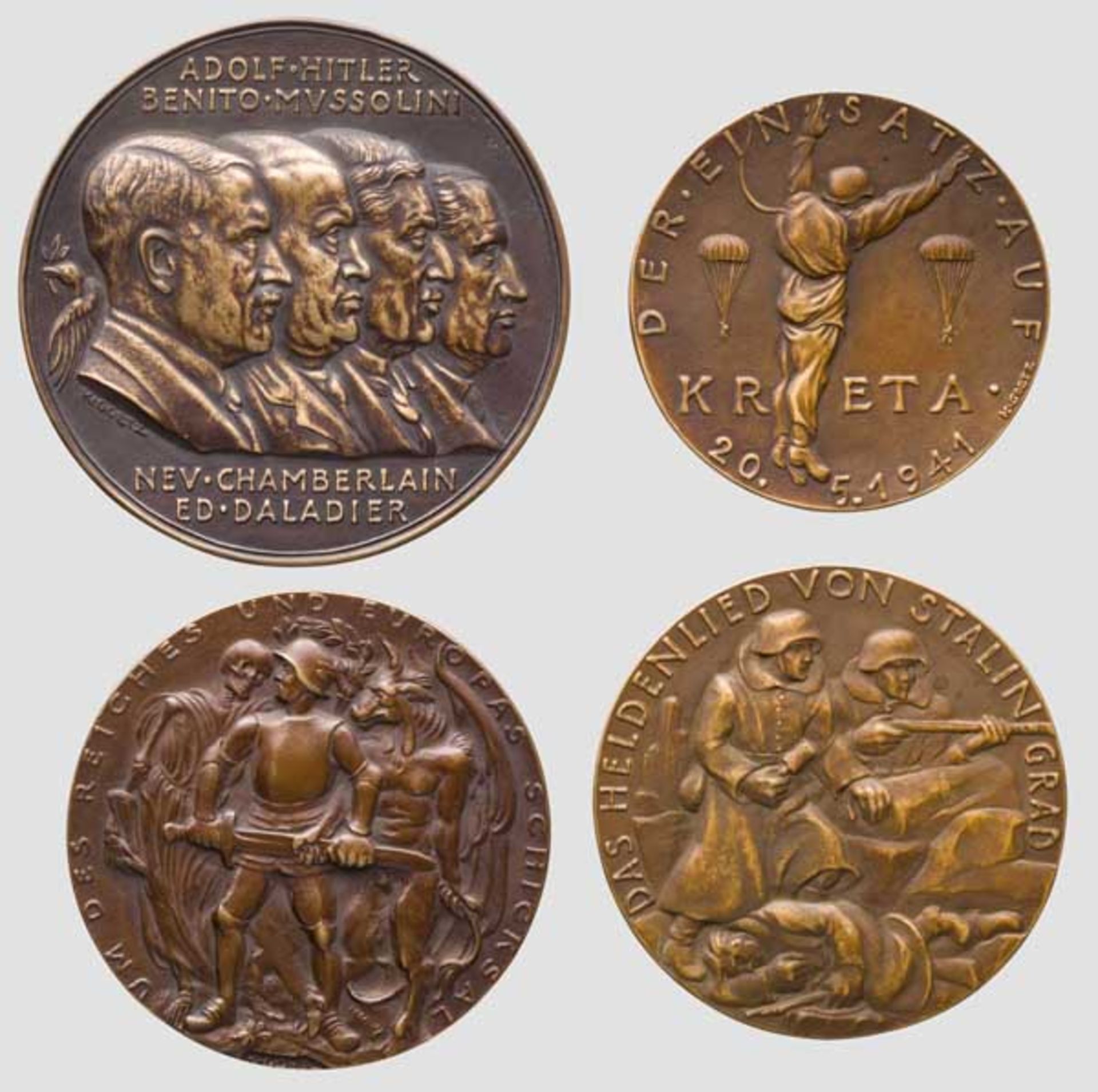 Vier Bronze-Medaillen mit Portrait des Reichskanzlers Adolf Hitler - Künstler Karl Xaver Goetz