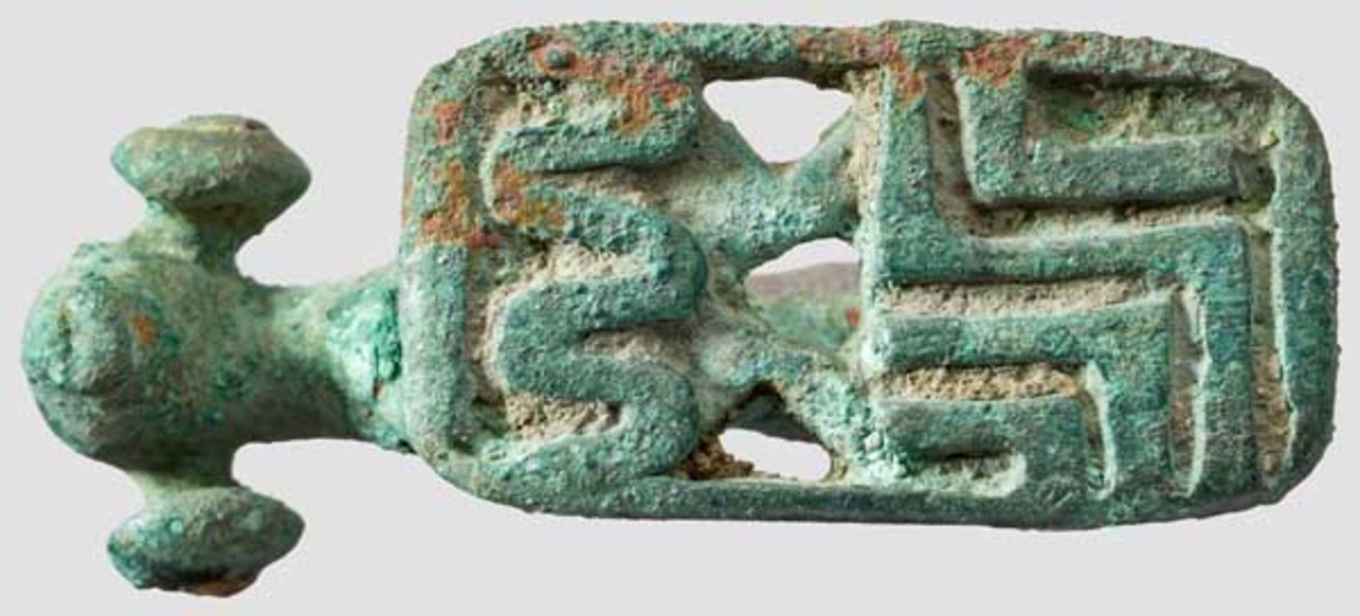 Bronzefigur eines Widders mit Stempel auf Basisunterseite, geometrischer Stil, 8. Jhdt. v. Chr. - Bild 3 aus 3