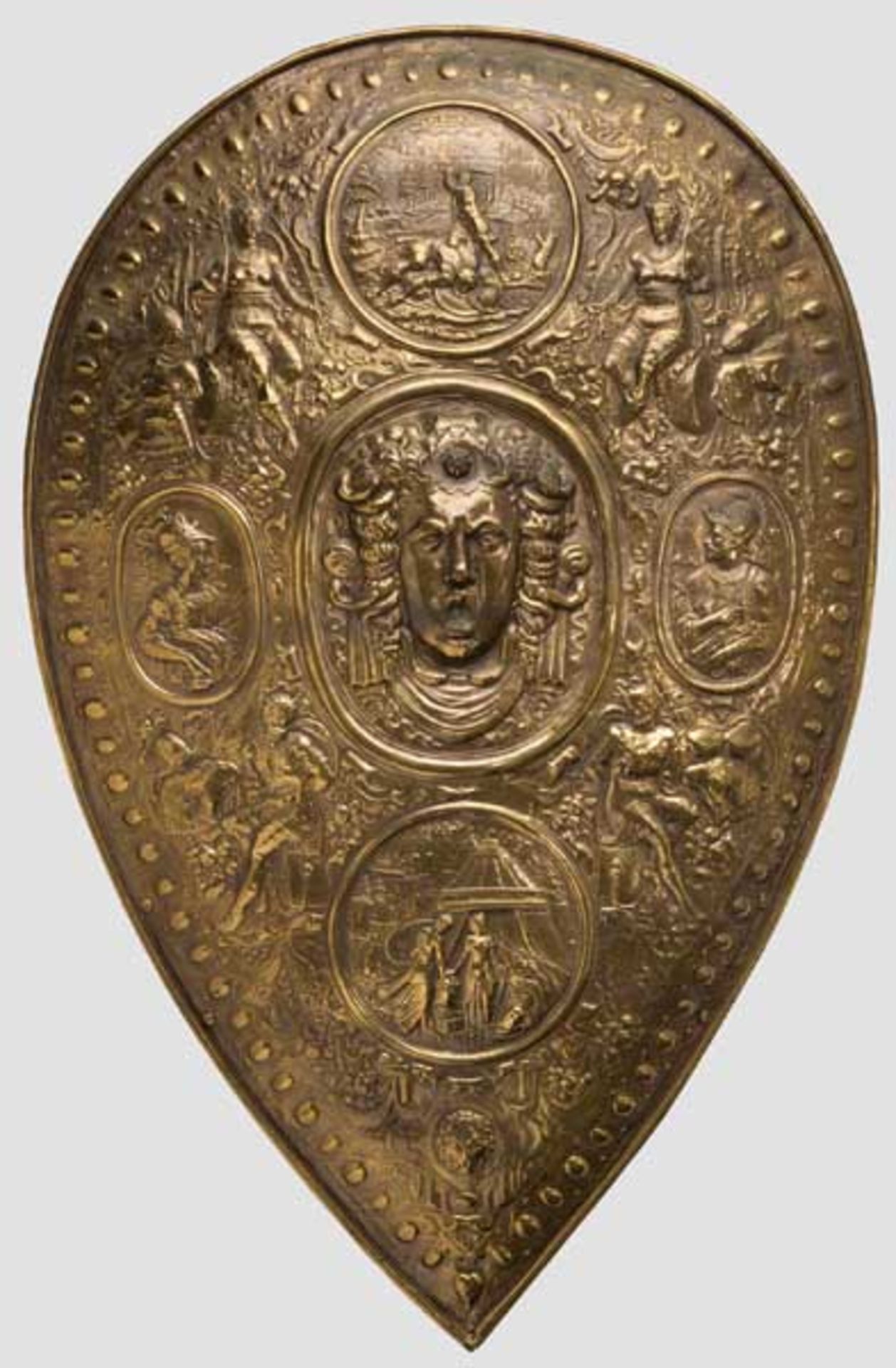 Renaissance-Prunkschild, Historismus im Stil des 16. Jhdts. Reliefierter, tropfenförmiger Schild aus