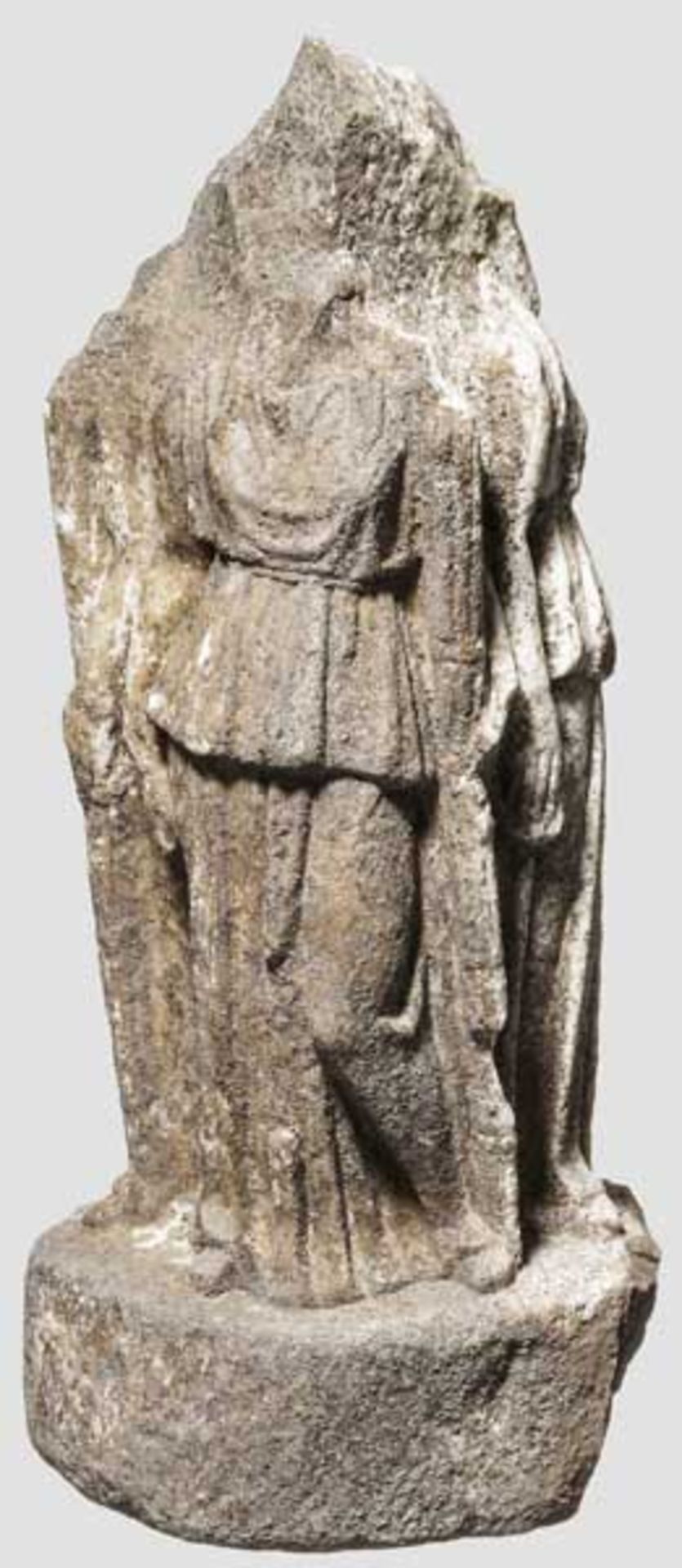 Kultpfeiler der Hekate aus Marmor mit drei fackeltragenden Chariten, römisch, 1. - 2. Jhdt. - Bild 2 aus 5
