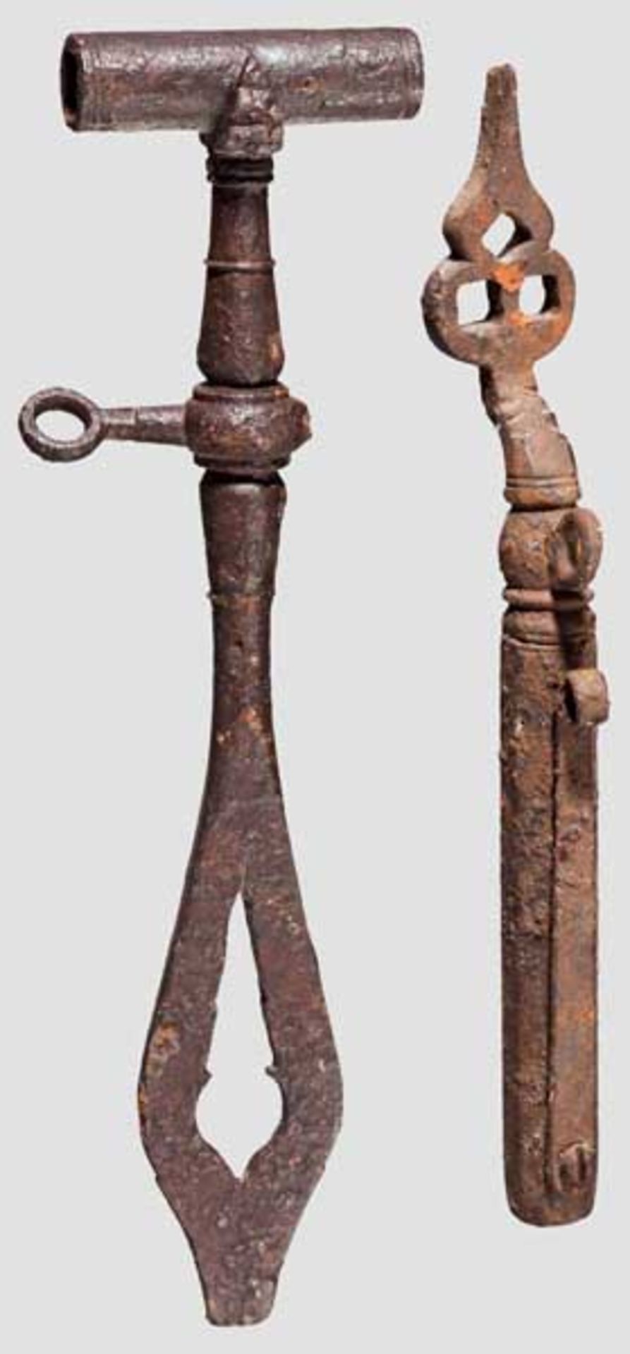 Zwei Radschloss-Schlüssel, deutsch, 1. Hälfte 17. Jhdt. Unterschiedliche schmiedeeiserne Werkzeuge