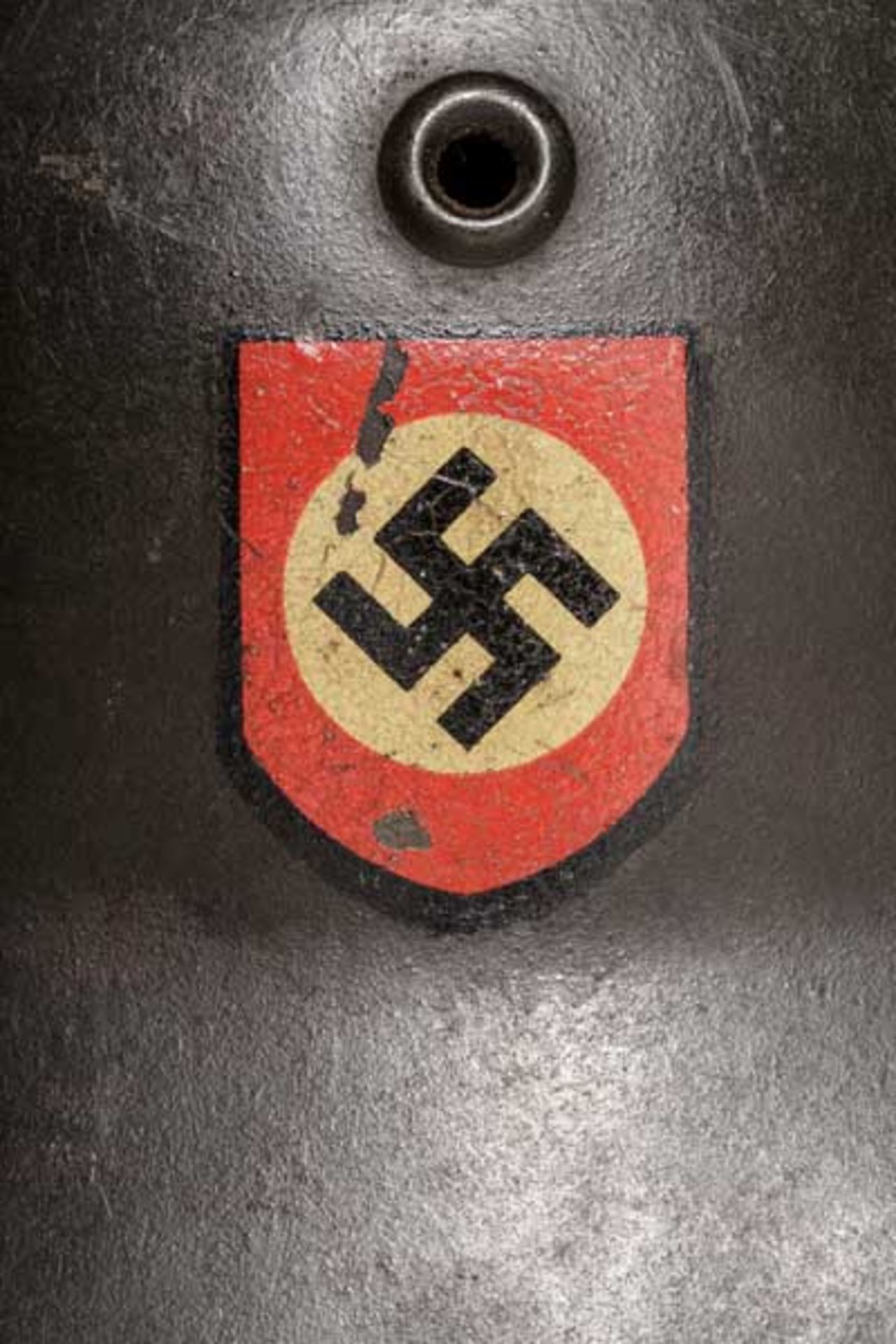 Stahlhelm M 40 mit beiden Emblemen Glocke mit mitgeprägten Belüftungsöffnungen, feldgrauer - Bild 8 aus 8