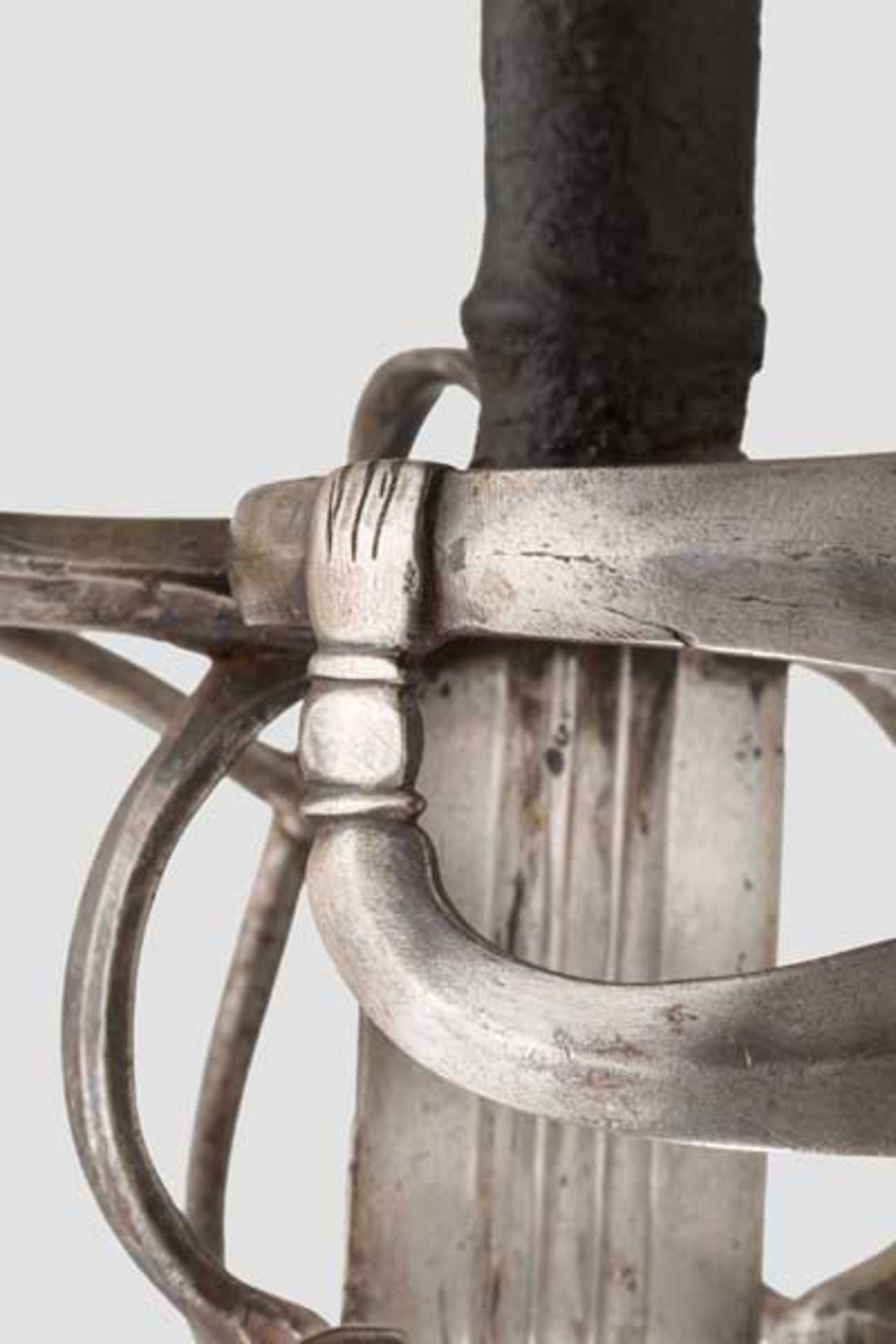 Schwert zu anderthalb Hand, Schweiz um 1550 Breite, zweischneidige Klinge mit linsenförmigem - Bild 6 aus 6