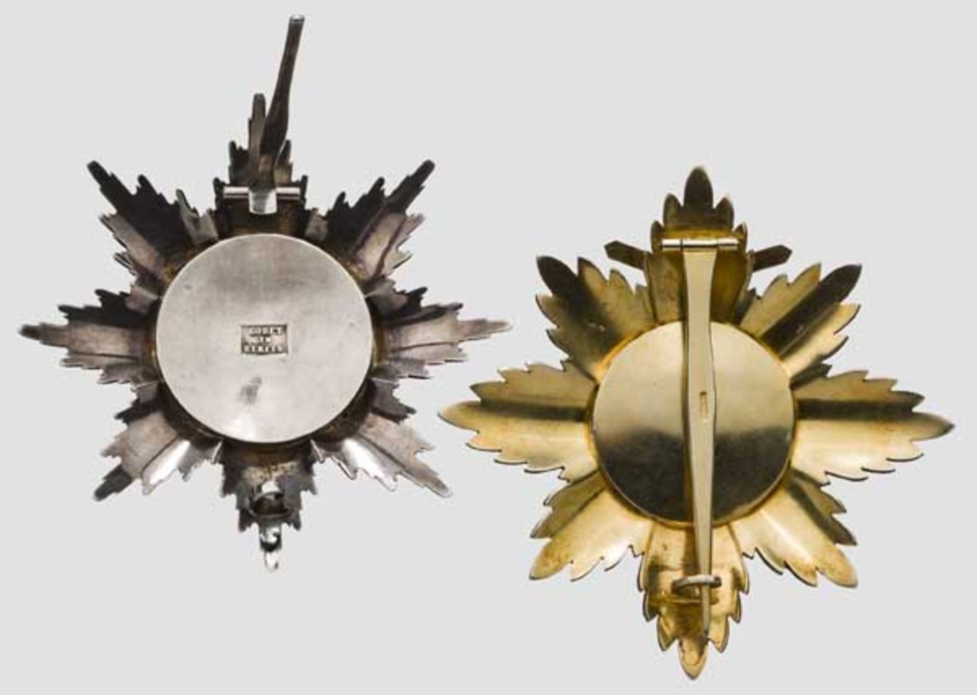 Zwei Sammleranfertigungen deutscher Bruststerne Bruststern zum Großkreuz mit der Krone in Erz des - Bild 2 aus 2