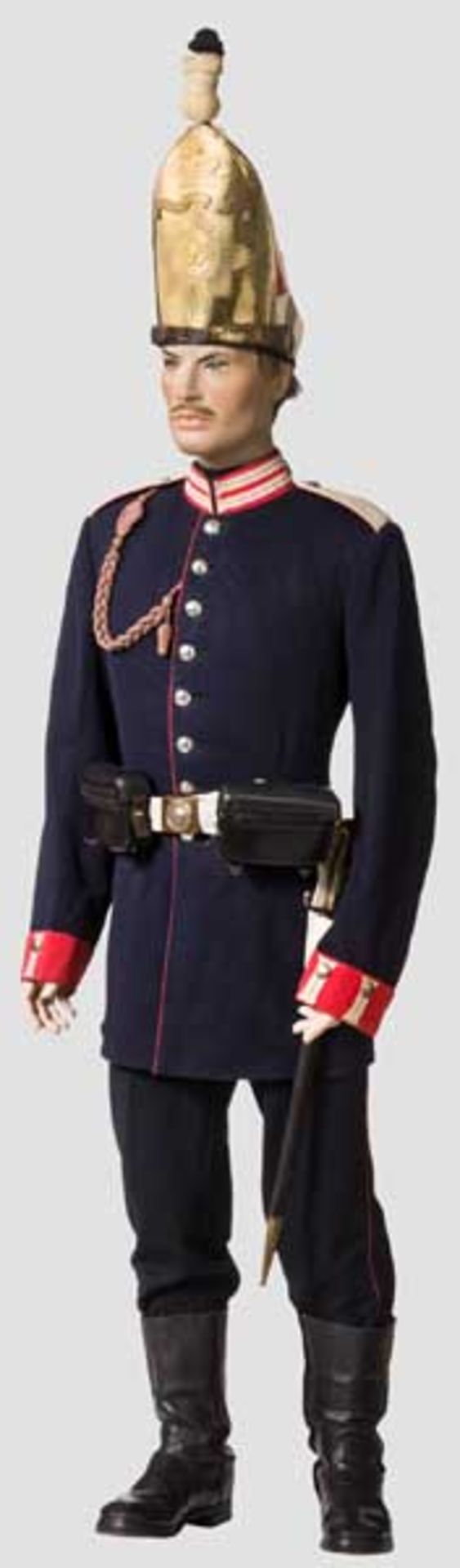 Uniformfigur eines Gefreiten des 1. Garde-Regiments zu Fuß, um 1890 Originale Grenadiermütze mit