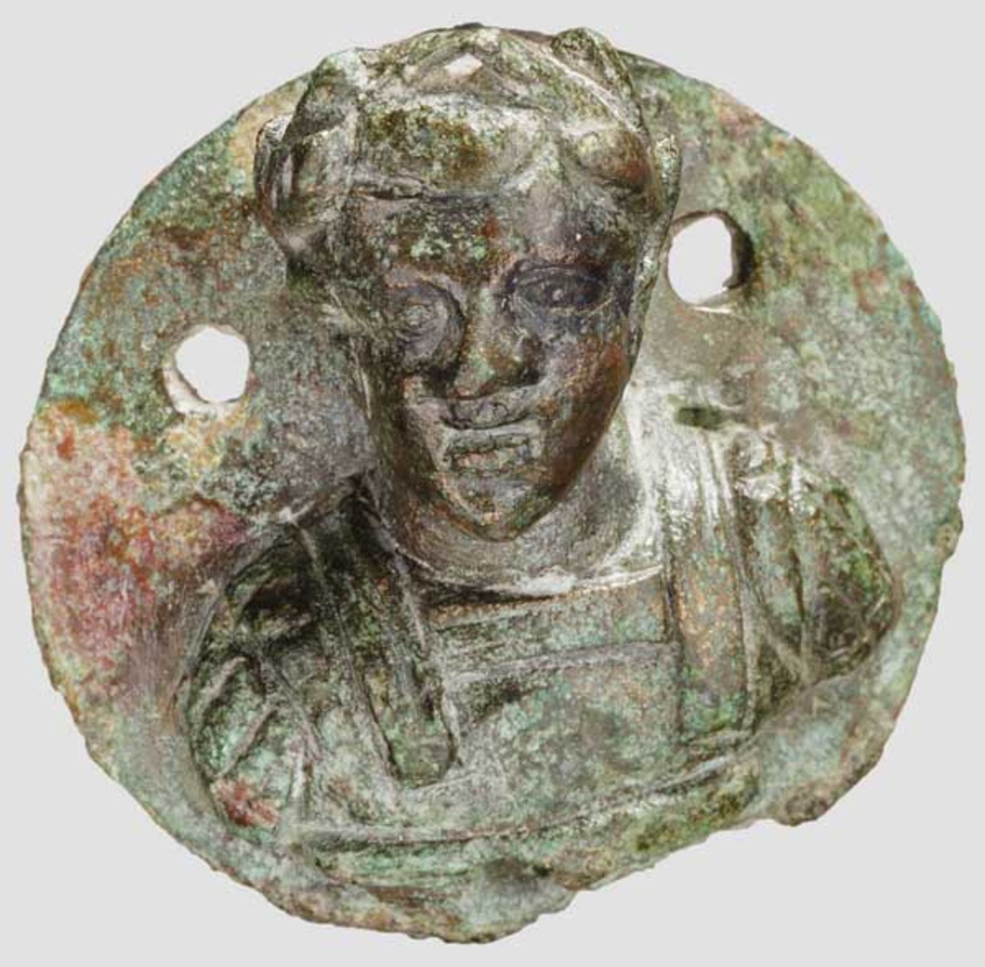 Medaillonartige Bronzeapplik mit Kaiserbüste, römisch, 3. Jhdt. Applik in Form eines Medaillons - Bild 3 aus 3
