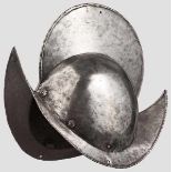 Morion, Braunschweig um 1580 Zweiteilig geschlagene Kalotte mit hohem, gebördeltem und