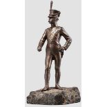 Bronzefigur eines preußischen Soldaten Bronzeguss patiniert, auf den Fußsohlen Nummer "781" sonst