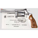 Smith & Wesson Mod. 63, "The .22/32 Kit Gun Stainless" Kal. .22 l.r., Nr. M116968. Blanker Lauf,