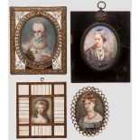 Vier Miniatur-Portraits, 19./20. Jhdt. Jeweils auf Elfenbein gemalte Damenportraits unter Glas.