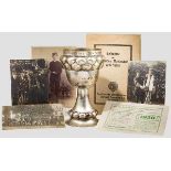 Gruppe Radfahrverein "Schwalben" in München 1924 - Silberpokal, Ausweis, Fotos, drei Abzeichen