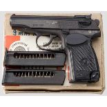 Makarov Mod. IJ-70 Sport, im Karton Kal. 9 mm kurz, Nr. BOC 7281. Nummerngleich. Blanker,