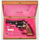 Smith & Wesson Mod. 29-2, "The .44 Magnum", in Schatulle Kal. .44 Mag., Nr. N486092. Blanker Lauf,
