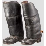 Ein Paar Kürassier-Stiefel, deutsch um 1700 Schwere Schaftstiefel aus schwarzem Leder mit hohen