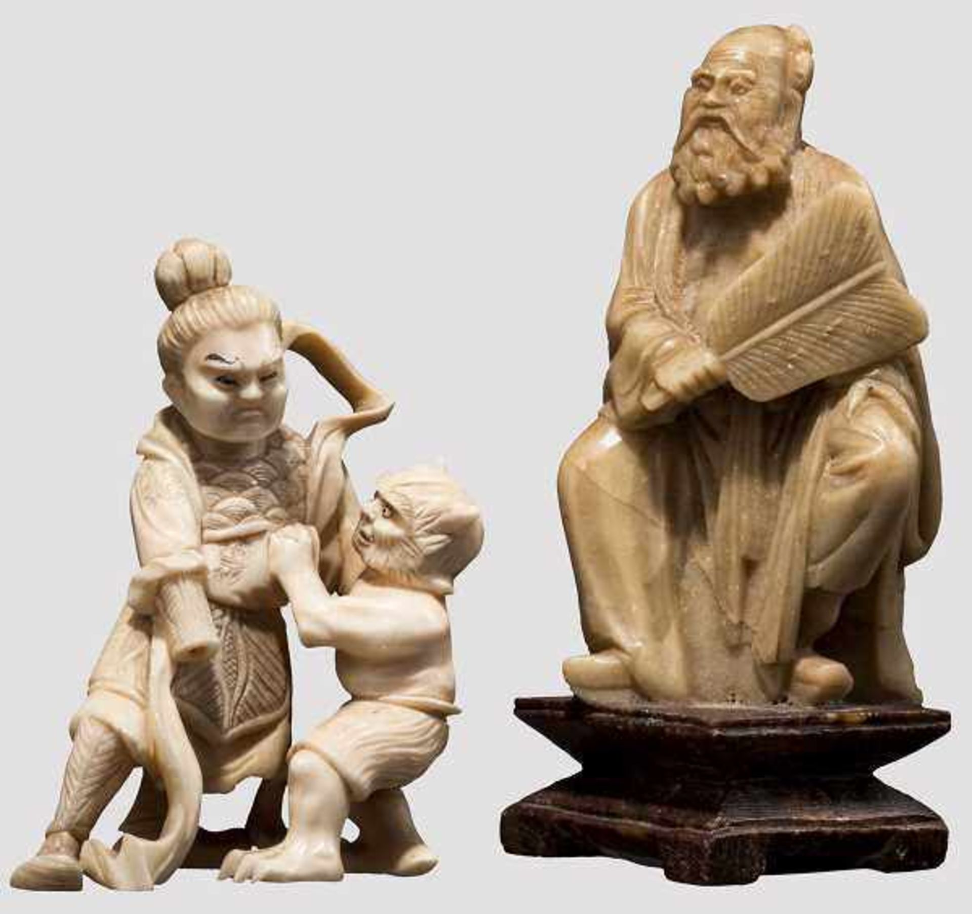 Zwei Schnitzereien, China, 20. Jhdt. Fein geschnitzte Figur eines konfuzianischen Weisen aus