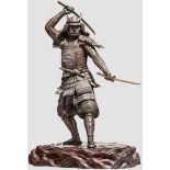 Bronzefigur eines stehenden Samurai, 19. Jhdt. Voll gerüsteter Samurai mit Rüstung und Helm im