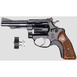 Smith & Wesson Mod. 43, "The 1955 .22/.32 Kit Gun Airweight" Kal. .22 l.r., Nr. M38971. Blanker